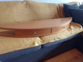 Mueble de entrada curvo con cajón