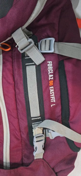 Mochila Quechua Forclaz 50L Negra/Morada