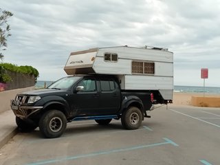 Nissan Navara d40 con celula camper pick up
