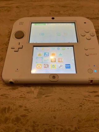Nintendo 2DS Bianca e Rossa