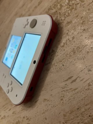 Nintendo 2DS Bianca e Rossa