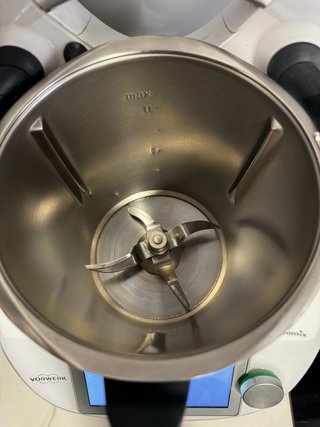 Thermomix TM6 con 2 vasos y accesorios