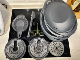 Thermomix TM6 con 2 vasos y accesorios