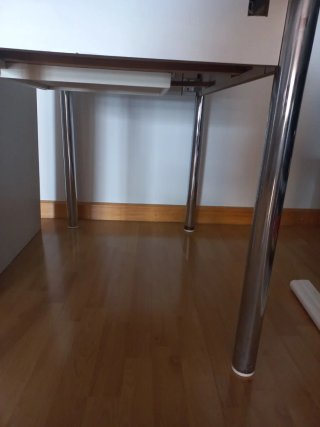 Mesa cocina extensible con cajón. Valladolid.