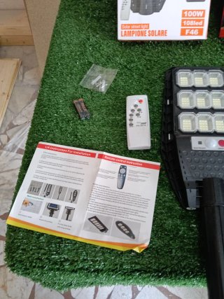2 Lampioni Solari FOYU 100W 108 LED