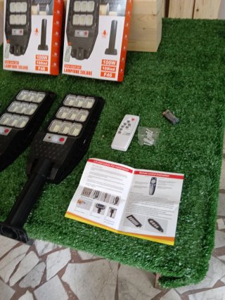 2 Lampioni Solari FOYU 100W 108 LED