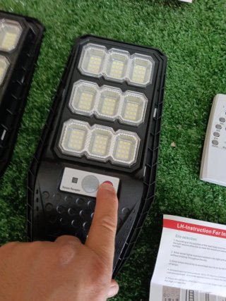 2 Lampioni Solari FOYU 100W 108 LED