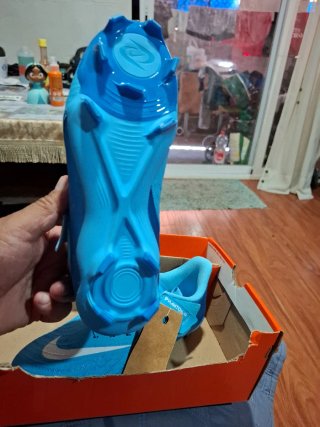 Zapatos de fútbol Nike Talla 42 Nuevos
