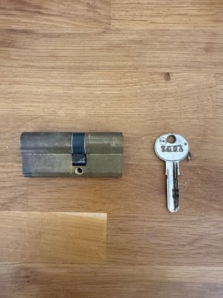 Cerradura de seguridad TESA con llave