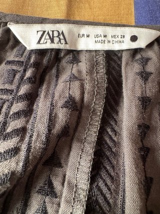 Camisa Zara verde y negra estampada