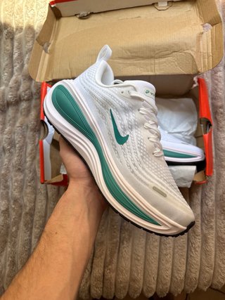 Nike Vomero Plus Blancas/Verdes