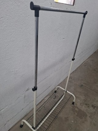 Perchero Metálico Blanco con Estante