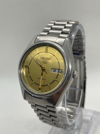 Reloj Seiko 5 Automático Dorado