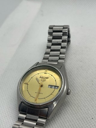 Reloj Seiko 5 Automático Dorado