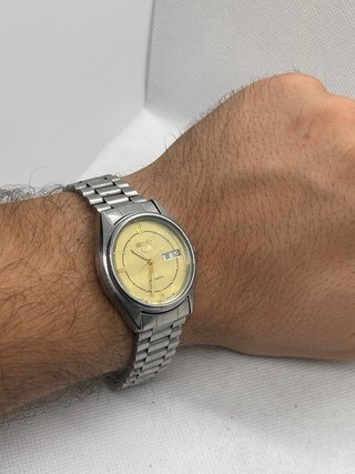 Reloj Seiko 5 Automático Dorado