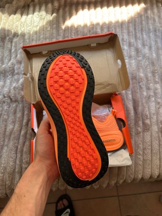 Nike Vomero Plus Naranja
