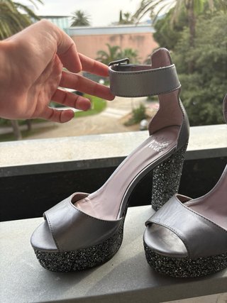 Tacones Un Paso Mas Talla 38 Brillantes