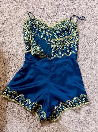Mono corto mujer azul y dorado