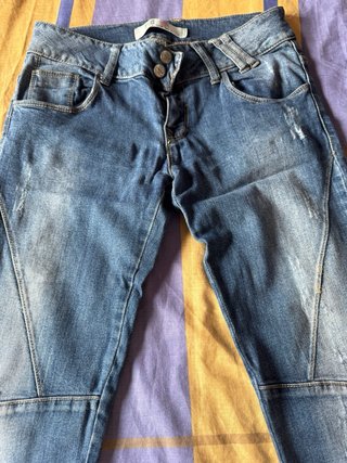 Pantalón Zara vaquero moderno