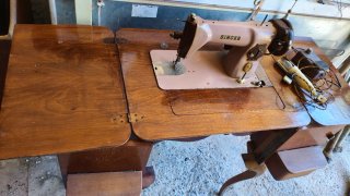 Máquina de coser Singer antigua