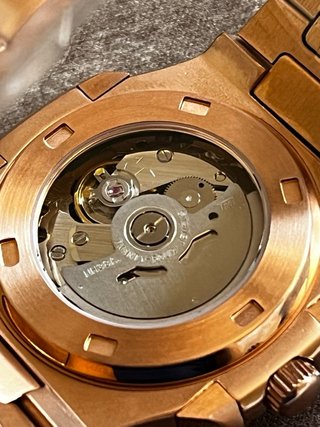 Reloj Automático Oro Rosa tipo nautilus open heart