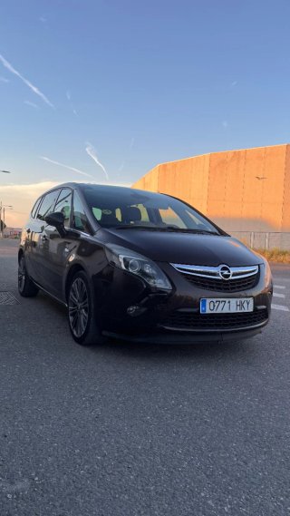 Opel Zafira Tourer 2012