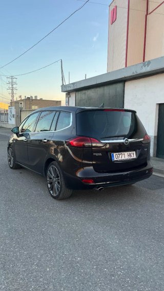 Opel Zafira Tourer 2012