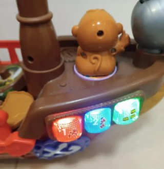 Barco pirata de juguete interactivo marca Vtech