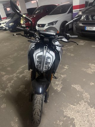 KTM Duke 125 2023 Gris Naranja