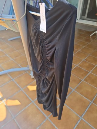 Vestido negro fruncido talla L