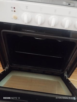Cocina y horno eléctrica 4 fuegos
