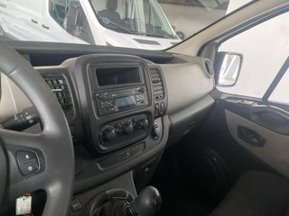 RENAULT TRAFIC 1.6 dCi Passenger Mixto Combi 6