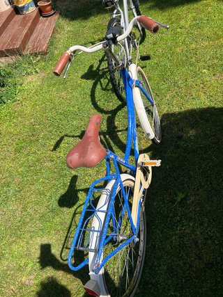 Bicicleta azul urbana