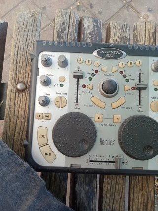 Controlador DJ Hercules MP3