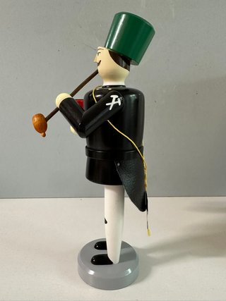 Cascanueces artesanía en madera Erzgebirge 23 cm