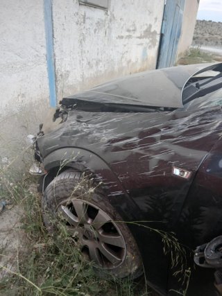 Coche para piezas