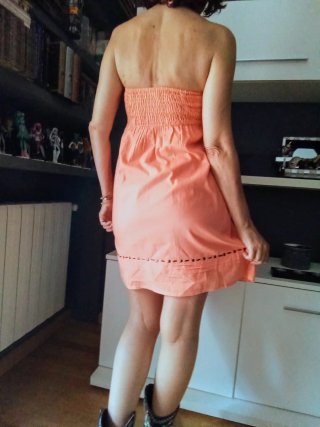 VESTIDO NARANJA DE TIRANTES CON PEDRERÍA