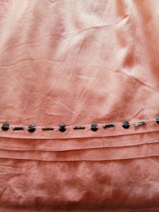 VESTIDO NARANJA DE TIRANTES CON PEDRERÍA