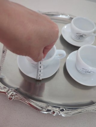 Juego de 4 tazas de café con platillos