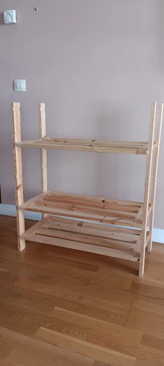Estantería de madera