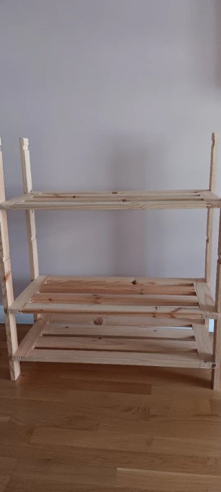 Estantería de madera