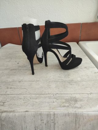 Zapatos de tacón San Marina negros