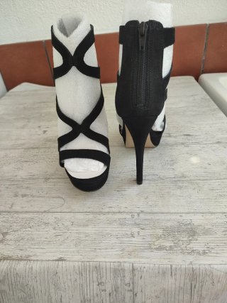 Zapatos de tacón San Marina negros