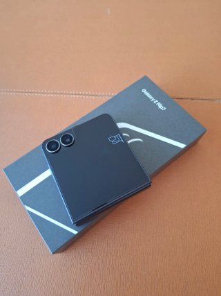 Samsung Z Flip 7 512GB Jet Black