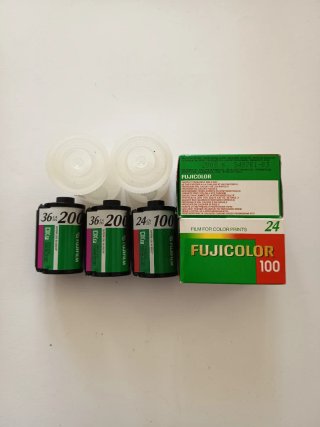 Carretes de fotos Fujifilm Superia.