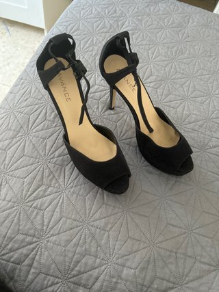 Zapatos de tacón negros