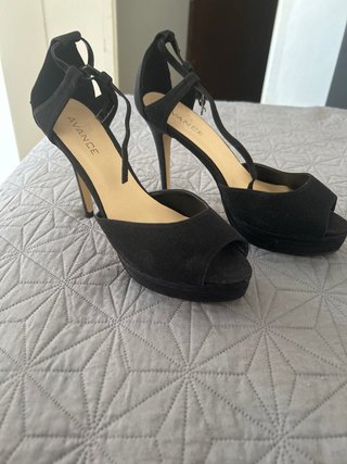Zapatos de tacón negros