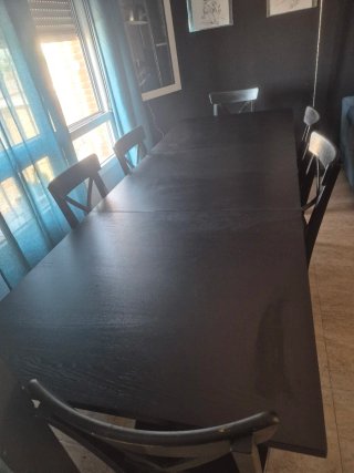 Tavolo da pranzo in legno scuro per 6 persone