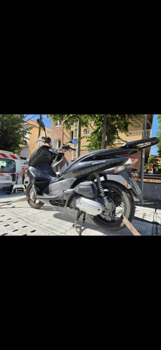 Honda PCX 125 2009 AVERIADA