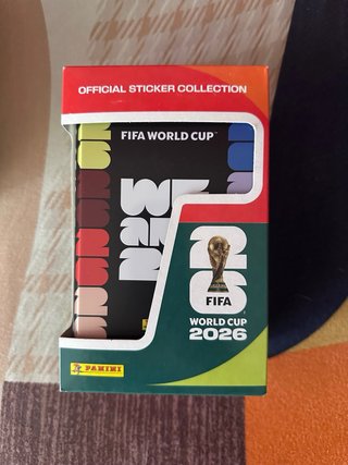 Caja metálica Sticker Mundial FIFA 2026+16 sobres